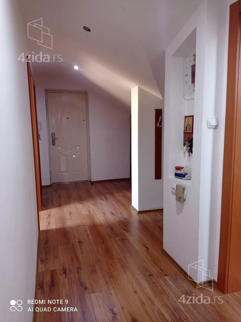 Petoiposoban stan | 4zida