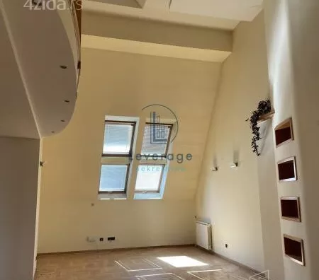 Šestosoban stan | 4zida