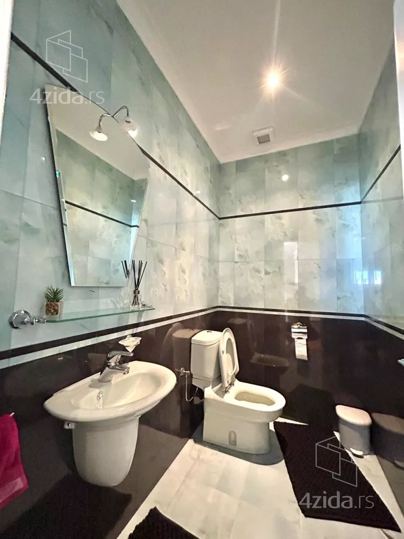 Četvoroiposoban stan | 4zida