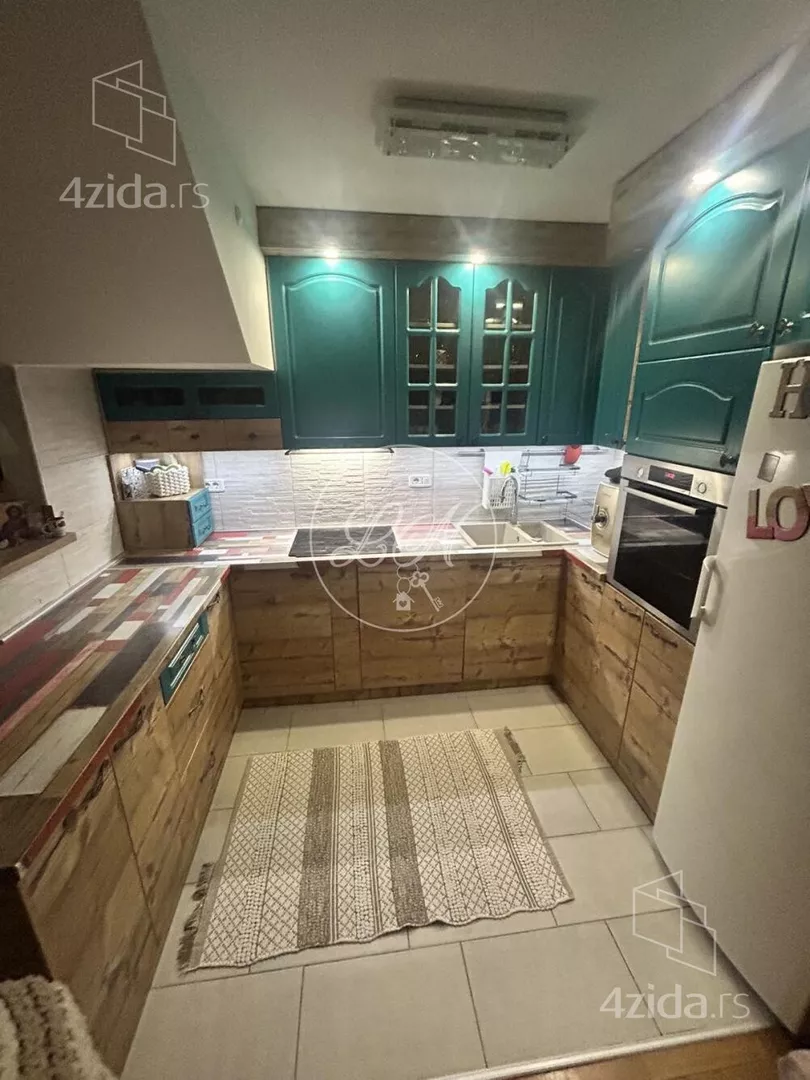 Petosoban stan | 4zida