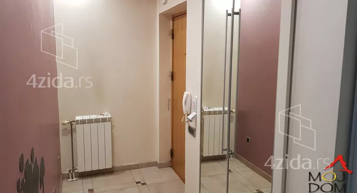 Šestosoban stan | 4zida