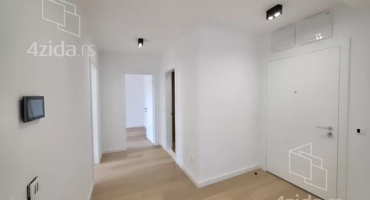 Četvoroiposoban stan | 4zida