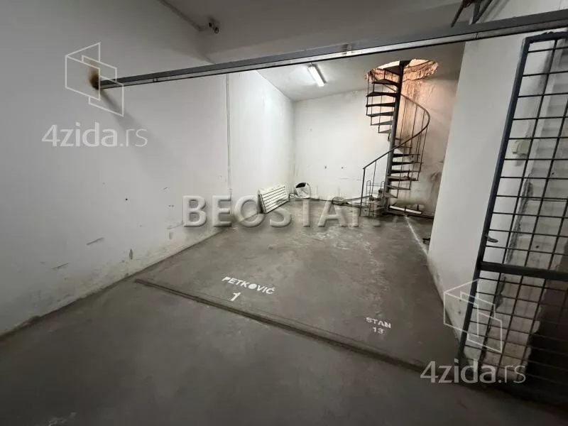 Garaža | 4zida