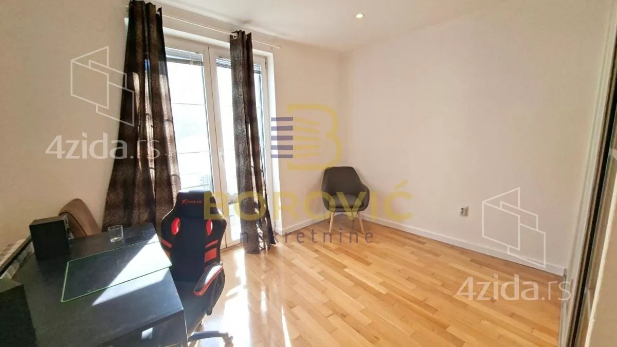 Petosoban stan | 4zida