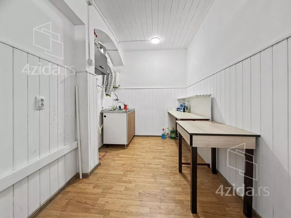 Poslovni prostor | 4zida