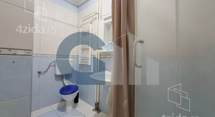 Četvoroiposoban stan | 4zida