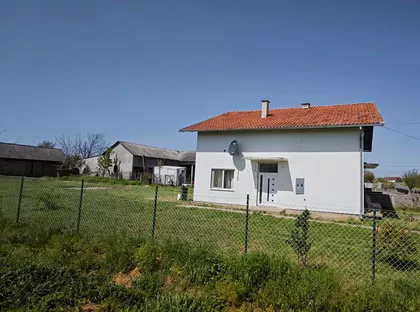 Donji Petrovci | 4zida.rs