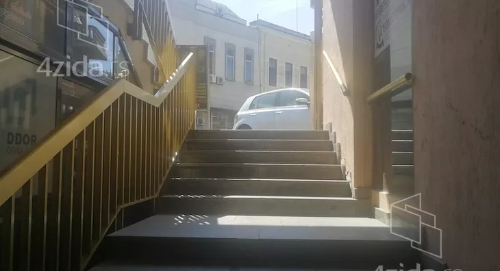 Poslovni prostor | 4zida