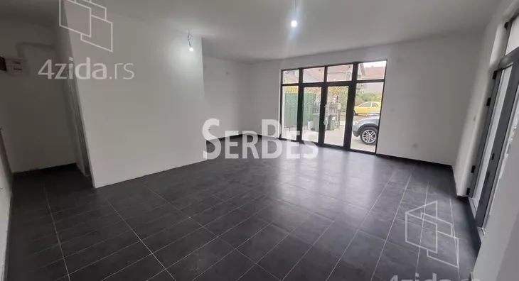 Poslovna zgrada | 4zida