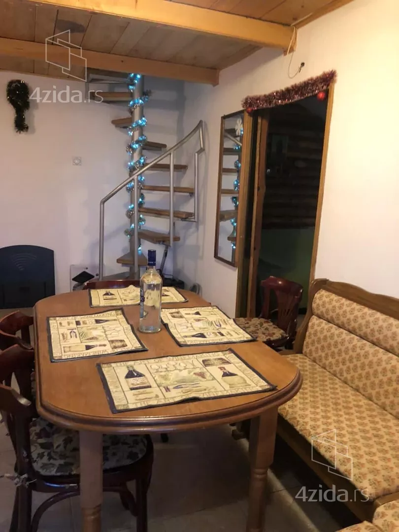 Turistički objekat | 4zida