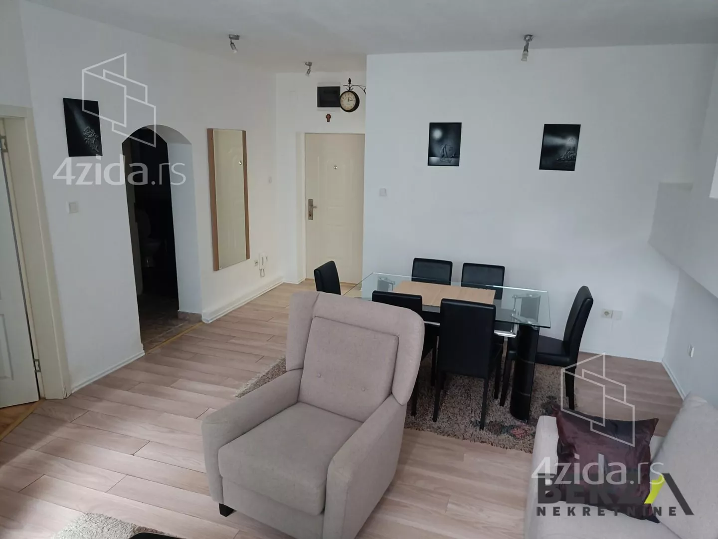 Jednoiposoban stan | 4zida