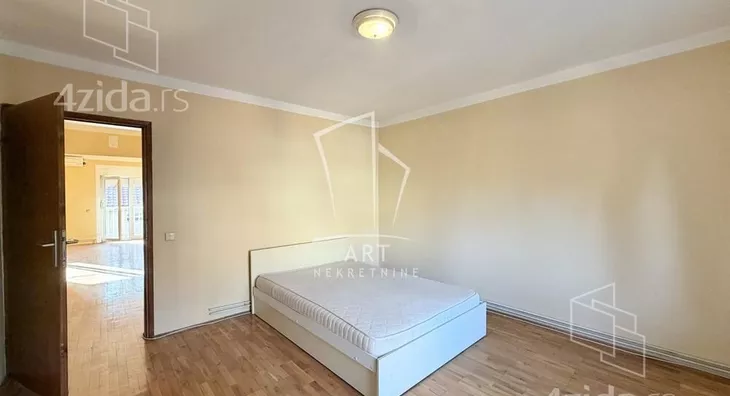 4-etažna kuća | 4zida