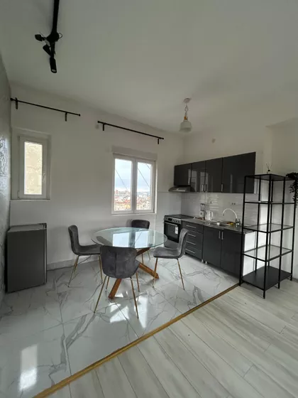 Francuska | 4zida.rs