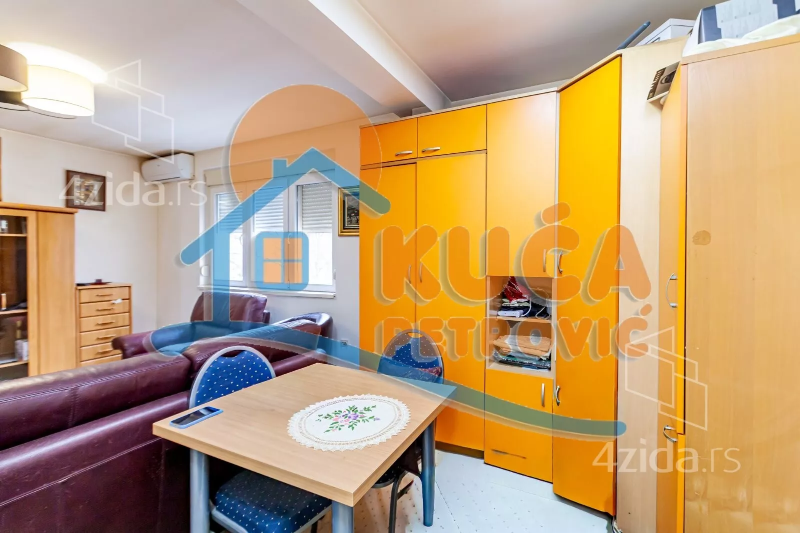 Jednoiposoban stan | 4zida