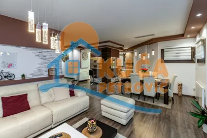 Kragujevački oktobar | 4zida.rs