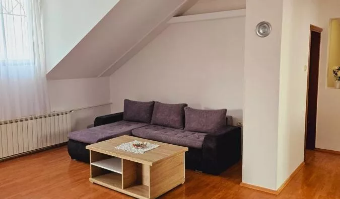 Petosoban stan | 4zida