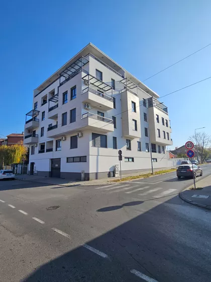 Radnička 8/26 | 4zida.rs