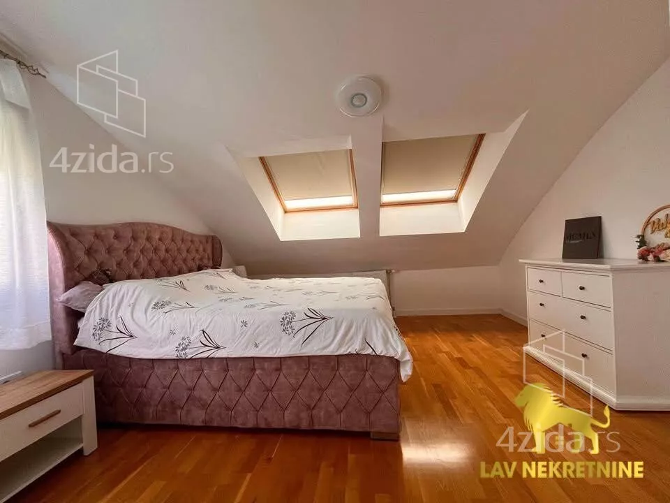 Petosoban stan | 4zida