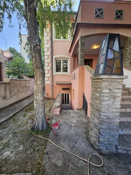 Braće Ribnikar | 4zida.rs