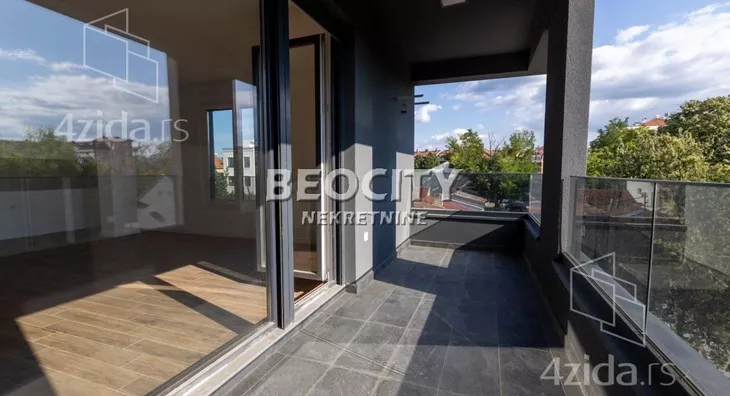 Četvoroiposoban stan | 4zida