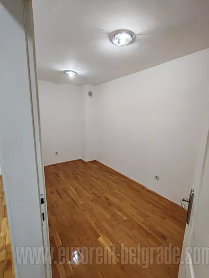 FILMSKI GRAD | 4zida.rs