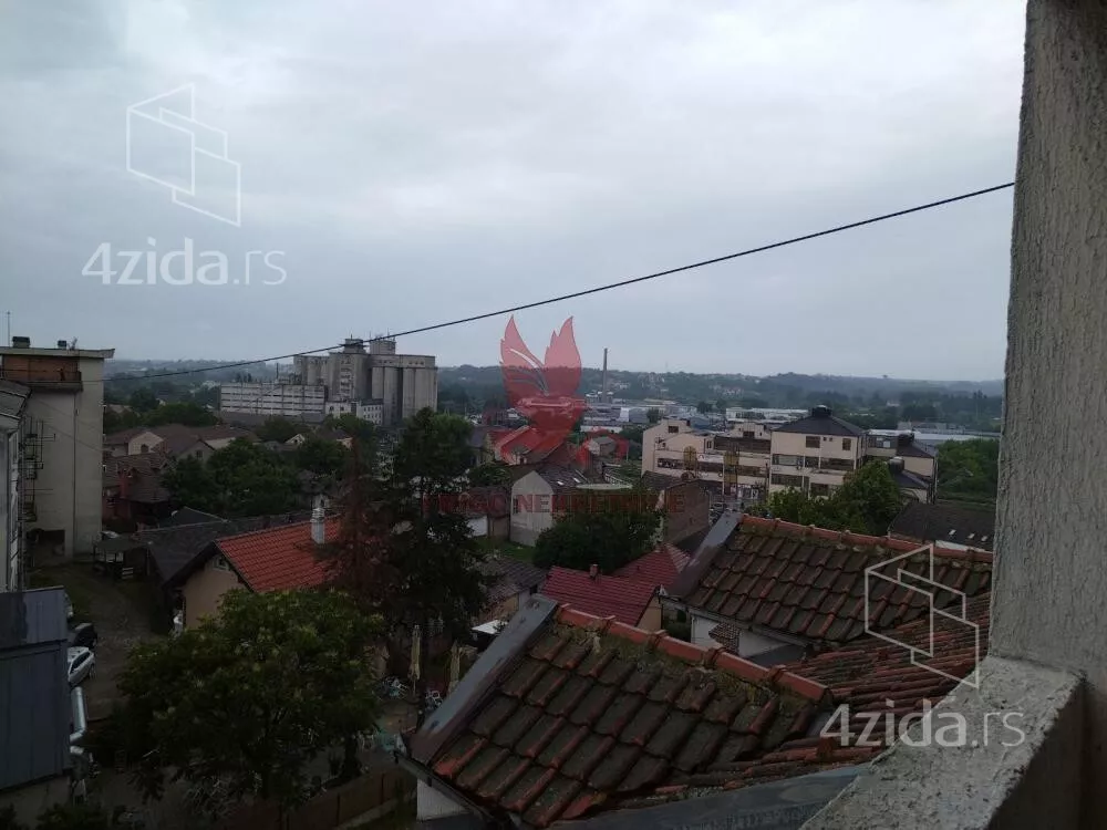 Četvoroiposoban stan | 4zida
