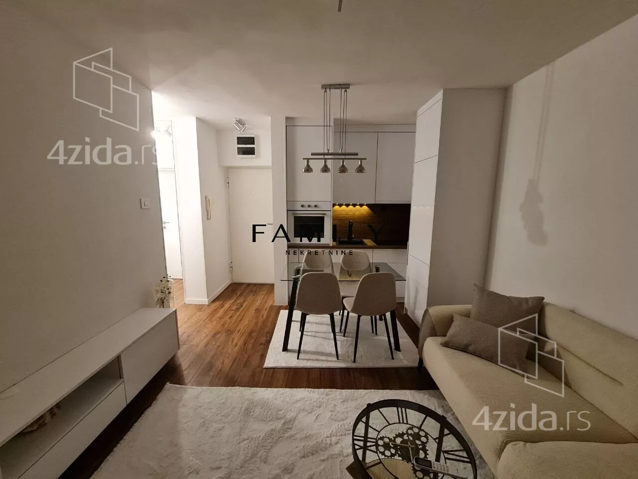 Jednoiposoban stan | 4zida