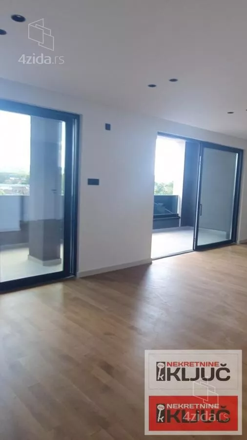 Petosoban stan | 4zida