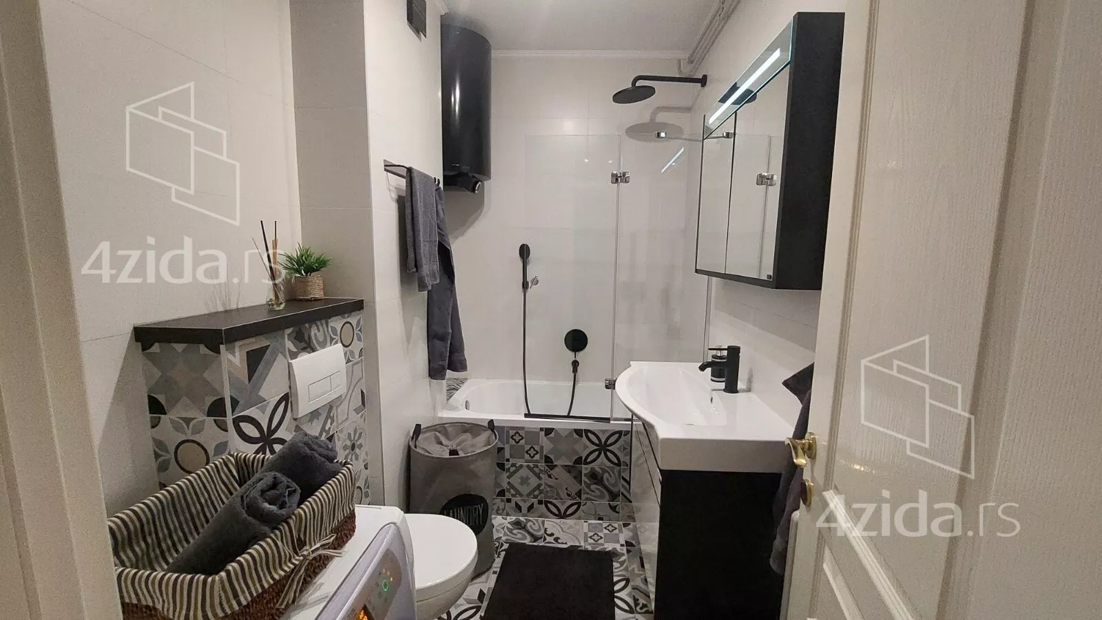 Troiposoban stan | 4zida