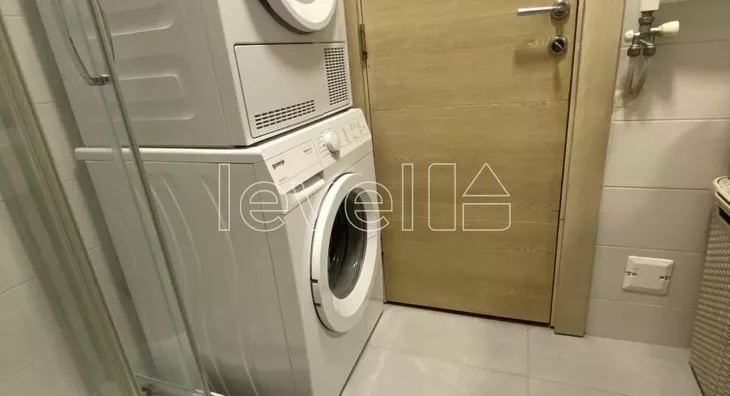 Šestosoban stan | 4zida