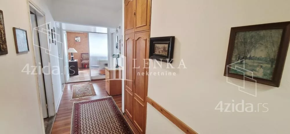 Četvoroiposoban stan | 4zida