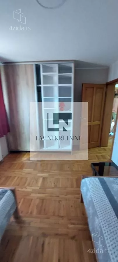 Šestosoban stan | 4zida