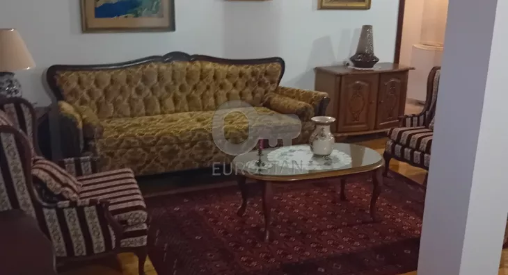 Šestoiposoban stan | 4zida