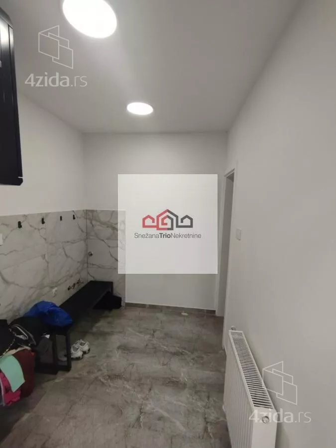 Lokal | 4zida