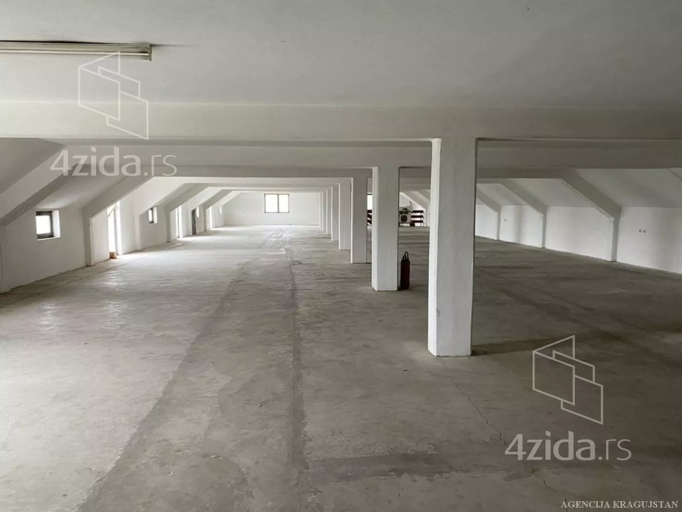 Lokal | 4zida