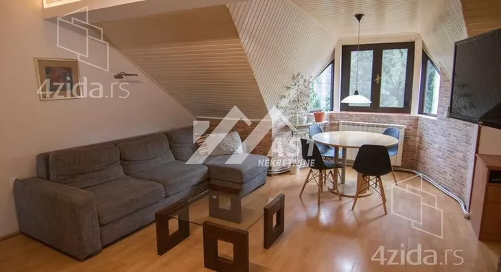 Troiposoban stan | 4zida