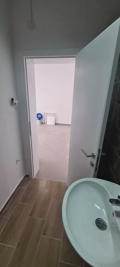 Crveni Pevac | 4zida.rs