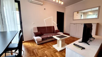 Anrija Žamea | 4zida.rs