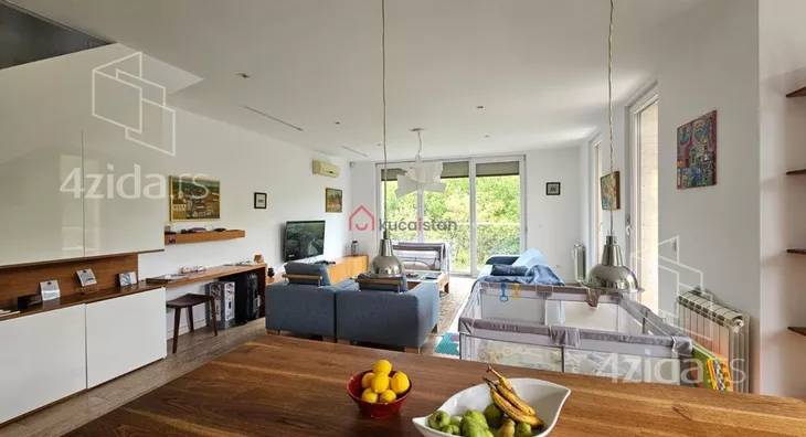 Četvoroiposoban stan | 4zida