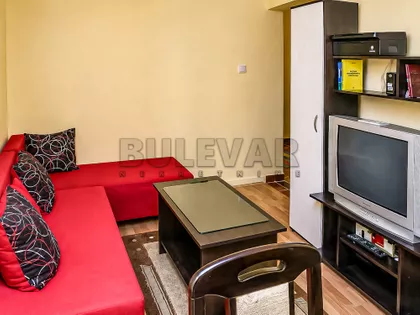 Nade Tomić | 4zida.rs