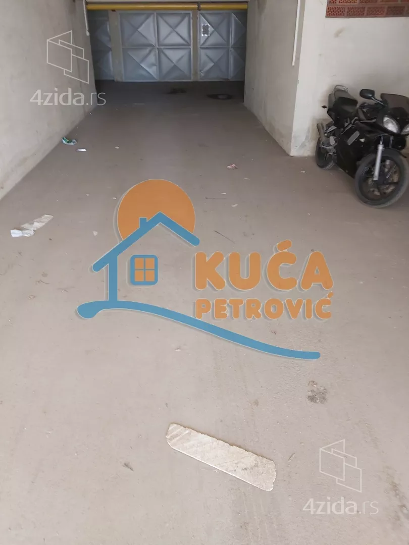 Garaža | 4zida