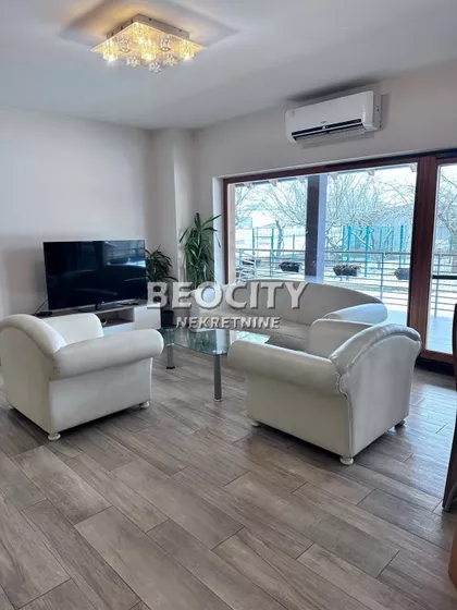 Stari Banovci | 4zida.rs