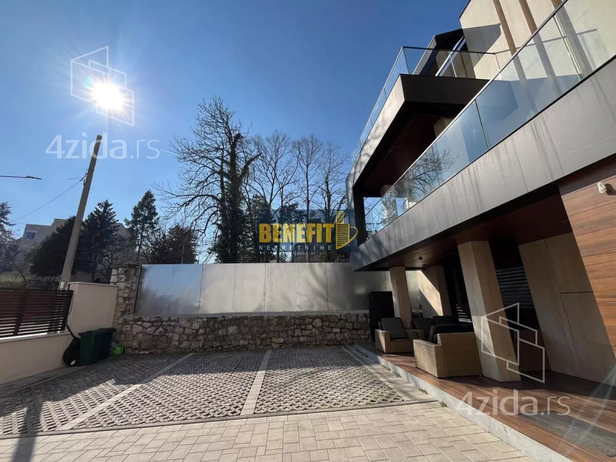 Poslovna zgrada | 4zida