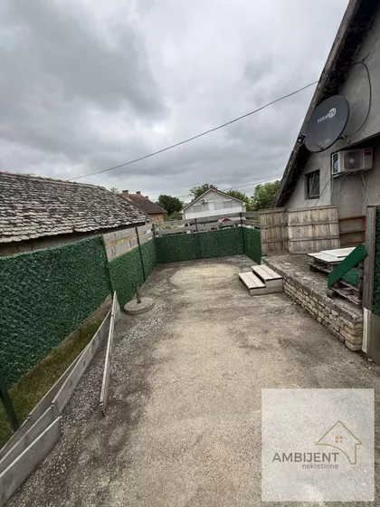 Novi Karlovci | 4zida.rs
