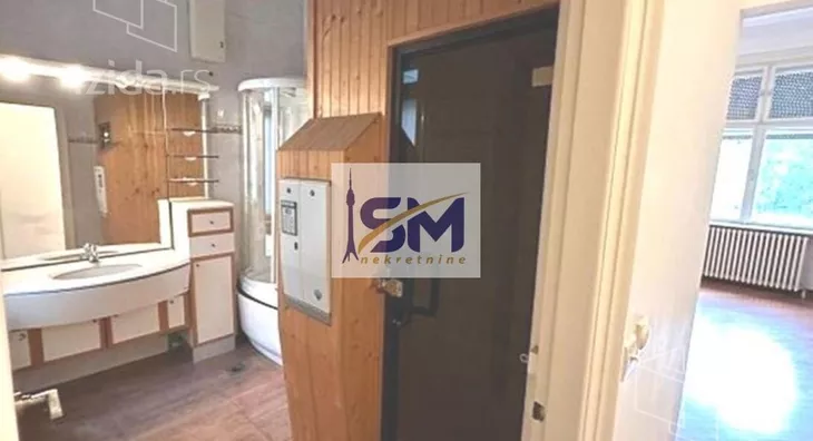 Šestosoban stan | 4zida