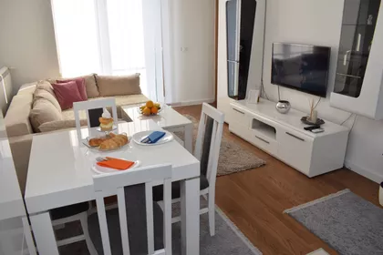 Ravanička | 4zida.rs