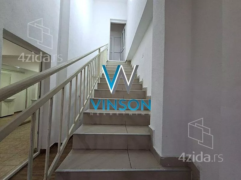 Poslovna zgrada | 4zida