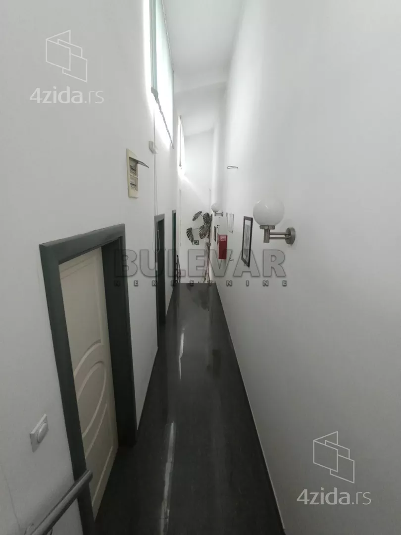 Lokal | 4zida