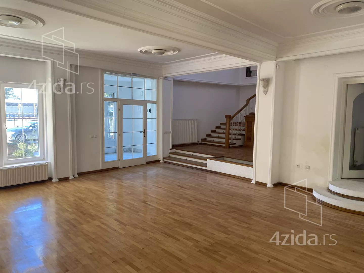 Poslovna zgrada | 4zida