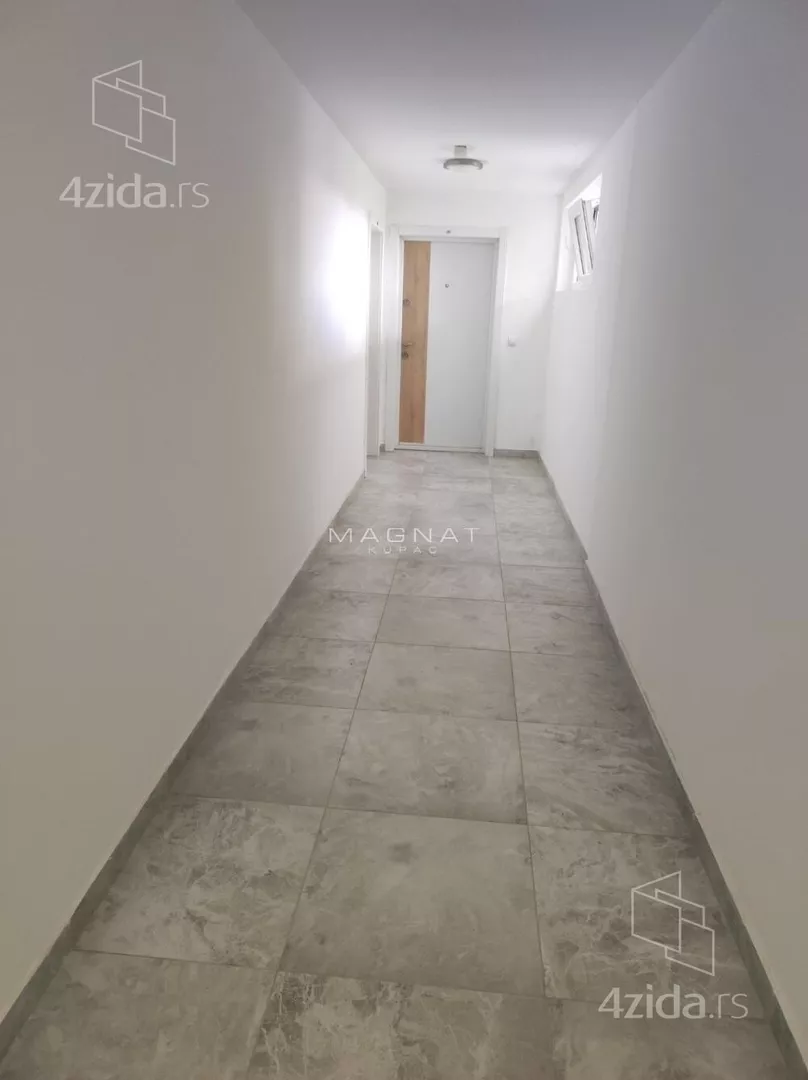 Šestosoban stan | 4zida